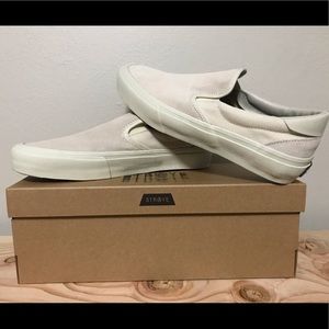 Straye Footwear “Ventura” size 9.5